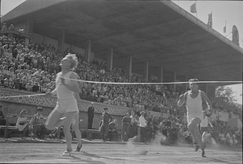 Jooksuvõistluse finiš Kadrioru staadionil