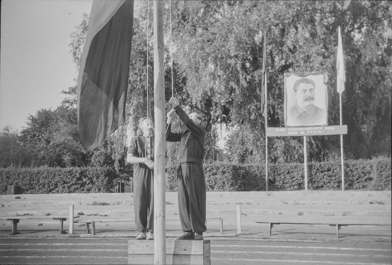 Lipu heiskamine Kadrioru staadionil