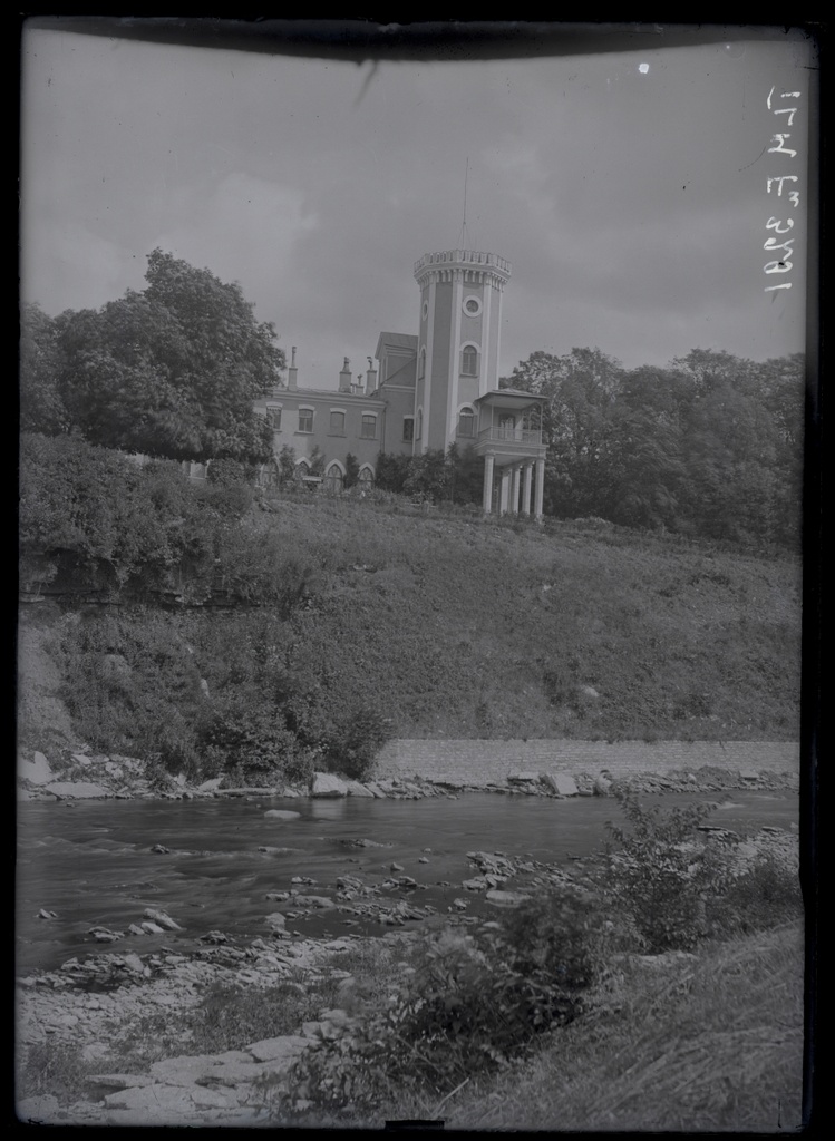 Keila-joa Castle, on the front of the river.