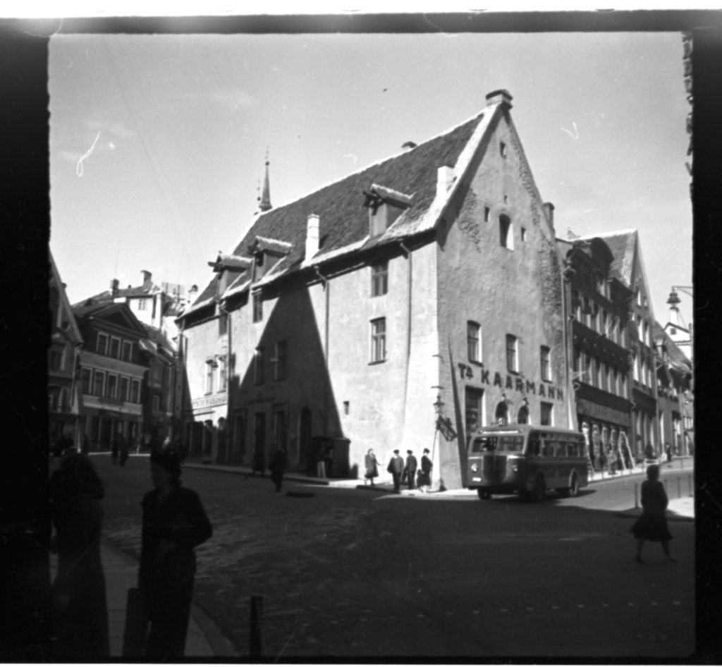 Tallinn, Pakkhoone, view from Viru Street.