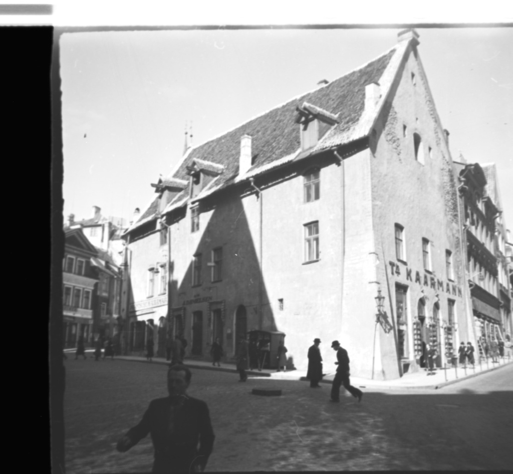 Tallinn, Pakkhoone, view from Viru Street.