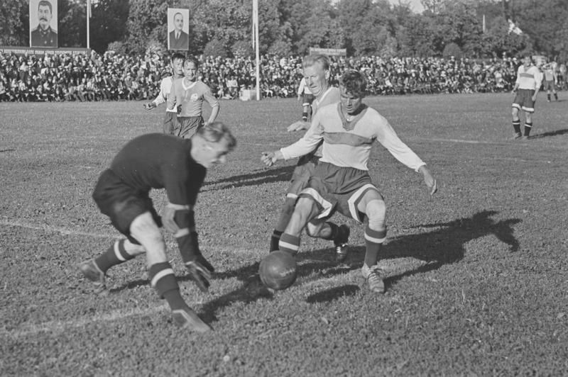 Jalgpall Tallinna "Kalevi" ja Almatõ "Dünamo" vahel