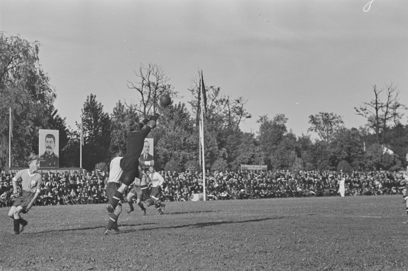 Jalgpall Tallinna "Kalevi" ja Almatõ "Dünamo" vahel