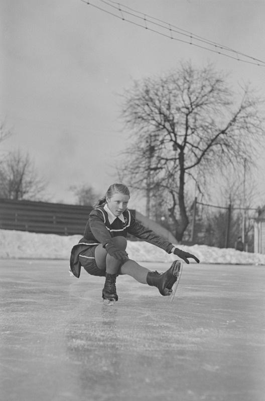 Koolinoorte esivõistlused iluuisutamises