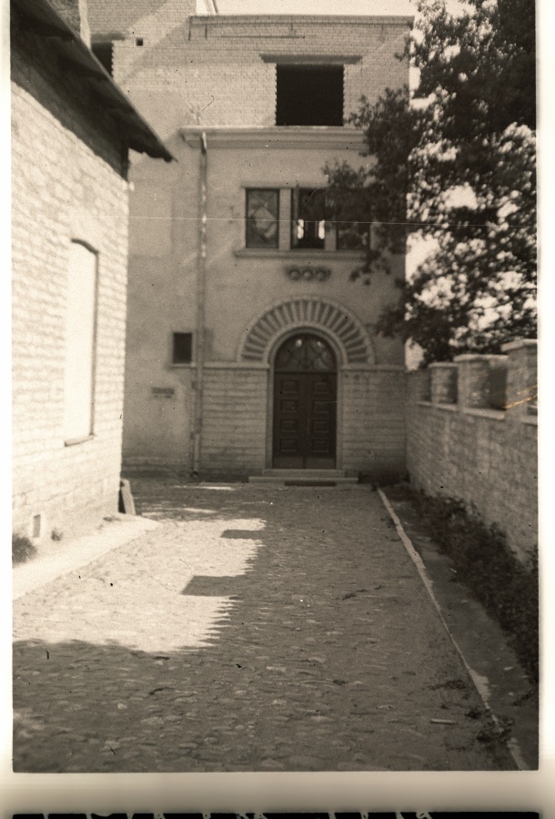 View of the courtyard.