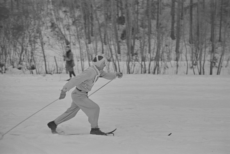 Kolhoosinoorte meistrivõistlused suusatamises 1951