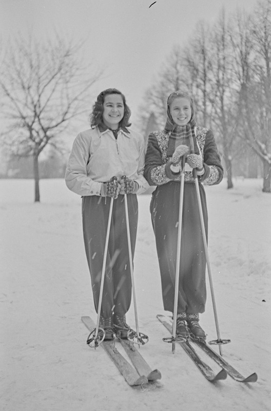 Kolhoosinoorte meistrivõistlused suusatamises 1951