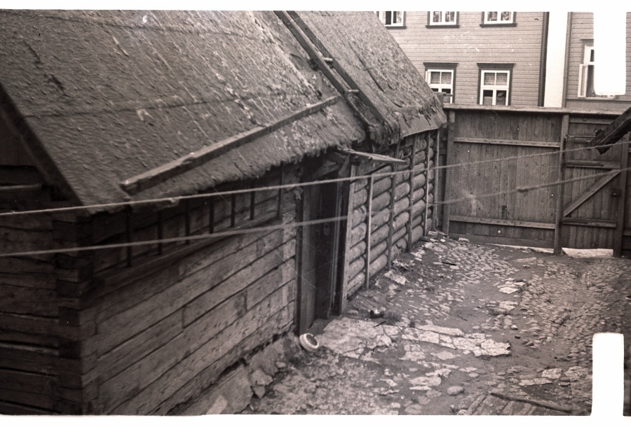 Tallinn, V police station yard.
