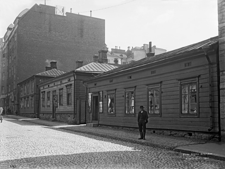 Uudenmaankatu 8, 6, 4.