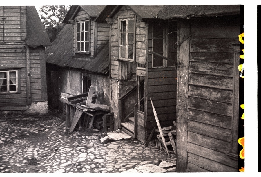 The house courtyard.