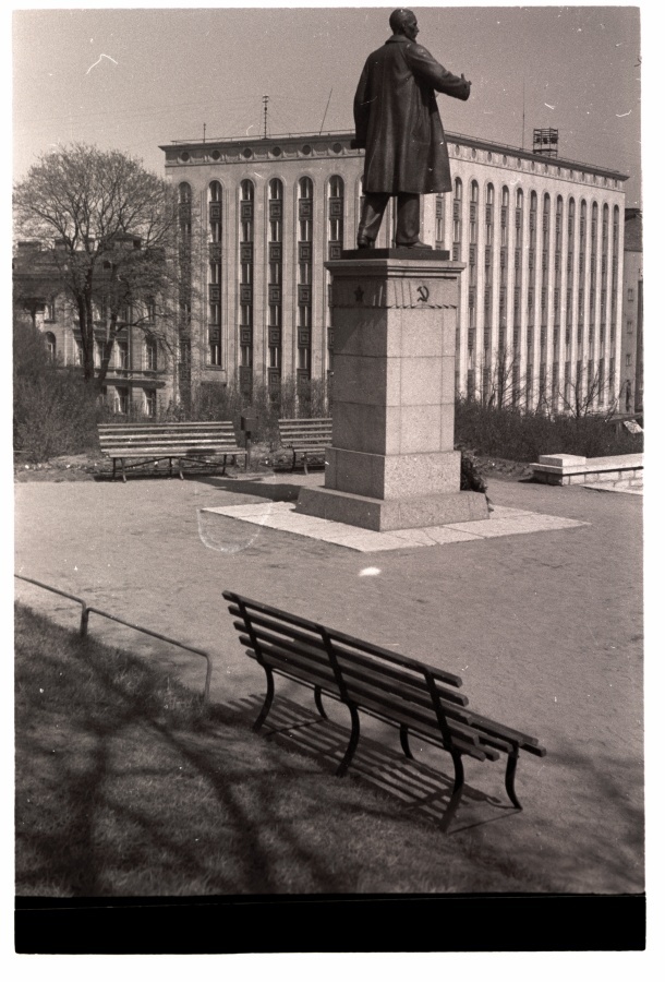 Tallinn, Viktor Kingissepa monument.