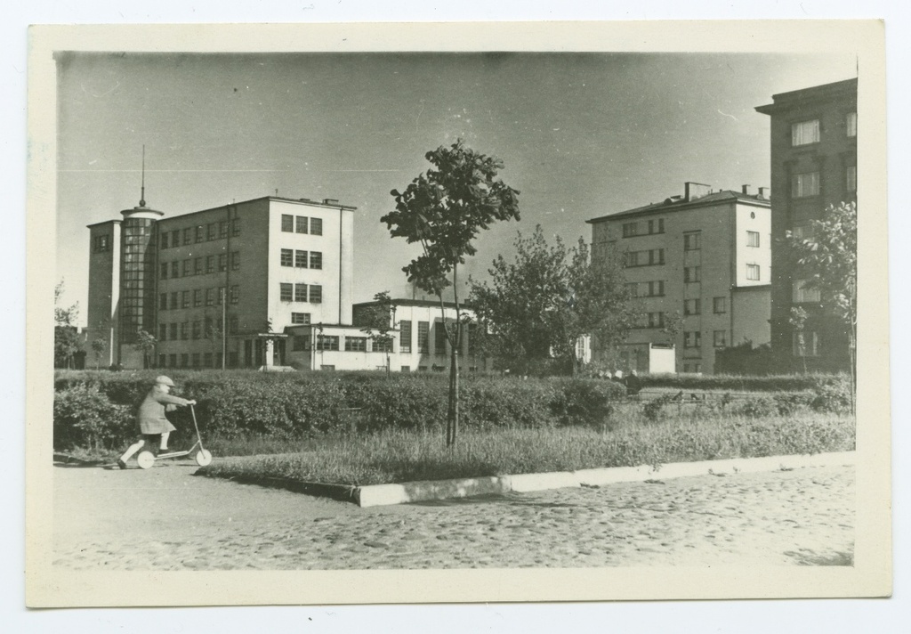 Tallinn, Pionier Square, on the left 6. High school building, Kreutzwald Street 25.