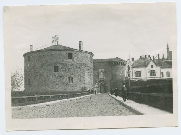 Tallinn, Big Coast Gate and Paks Margareeta, view by the sea.