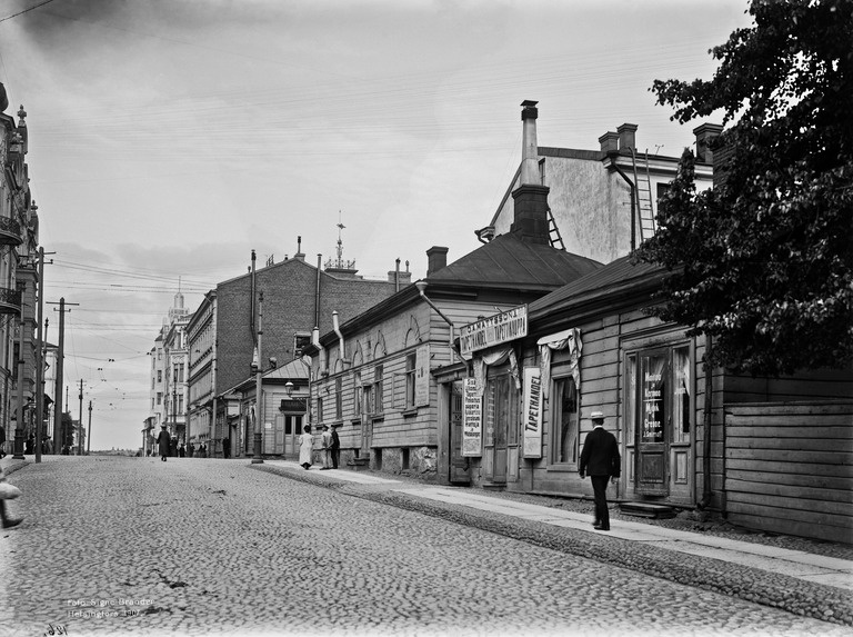 Annankatu 19, 21, 23, 25.