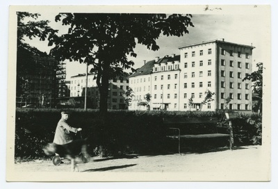 Tallinn, Pionieri square, behind the buildings Kreutzwald Street 15, 17, 19.  duplicate photo