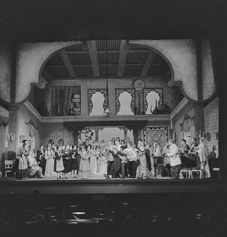Keto ja Kote, Teater Estonia, 1953, pildil: stseen lavastusest