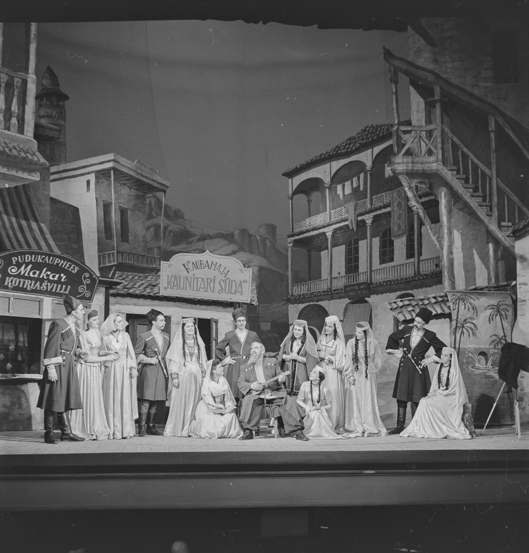 Keto ja Kote, Teater Estonia, 1953, pildil: stseen lavastusest