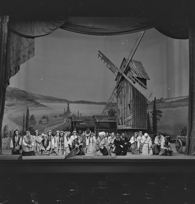 Zaporoožlane Doonau taga, Teater Estonia, 1948, osades: Karass – Aaro Pärn, Prokop – Alfred Mering