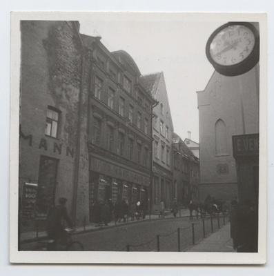 Tallinn, Raekoja Street (Vanaturu kaelas) with Pakkmaja, view towards Raekoja.  duplicate photo