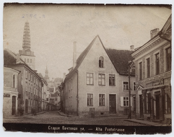 Tallinn, Vana-Posti Street starts from Suur-Karja Street.