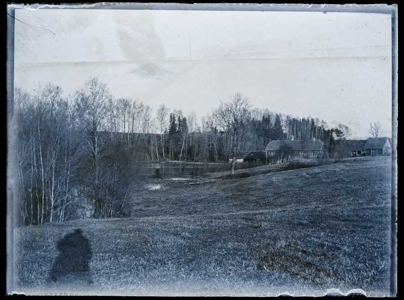 Vaade Hellenurme villaveski hoonetele