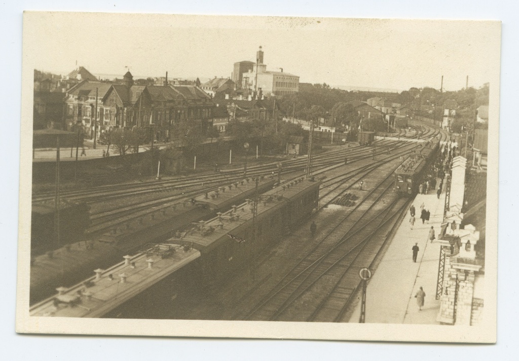 Tallinn, Baltic Station, view of the periphery of electric trains and the crossing point.