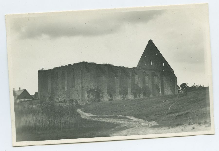 Tallinn, Pirita monastery ruins from the northeast.