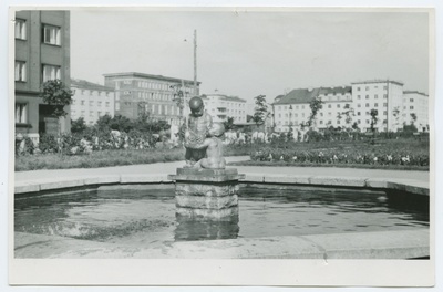 Tallinn, Pionier Square, in front of the swimming pool with swimming pool.  duplicate photo