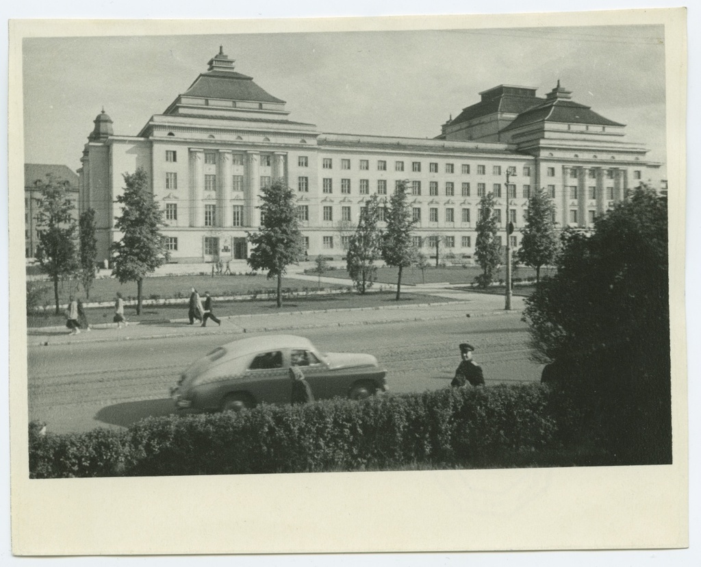 Tallinn, Theatre "Estonia", view from Pärnu Road.