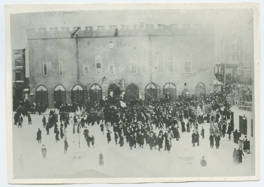 February 1917 revolution, demonstration at Raekoja square.