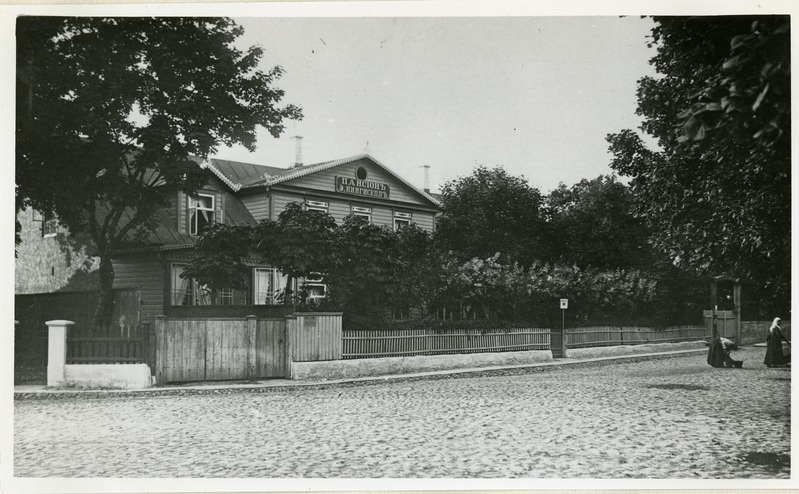 Eduard Kingissepa pansion Pargi tänavas