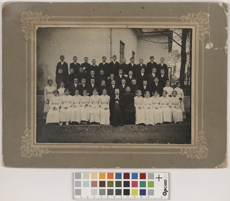 Kuressaare Laurentiuse koguduse leerilapsed