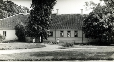 Karja kodumajanduskool  duplicate photo