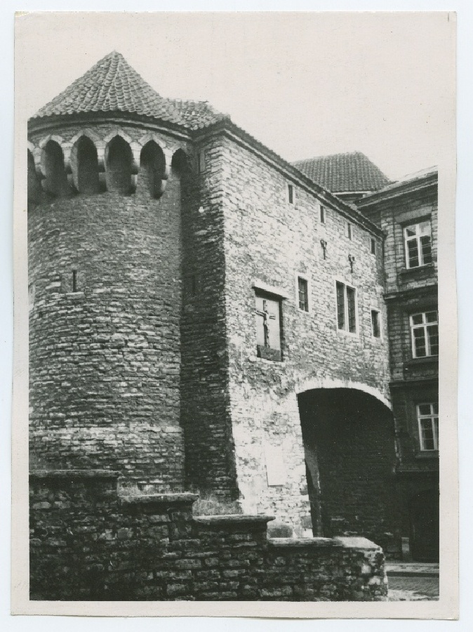 Tallinn, Suur Rannavärav ja väravatorn, vaade lõunapoolsele küljele.