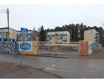 Puotilan ostoskeskuksen suunnitteli arkkitehti Erkki Karvinen ja se valmistui v. 1961. rephoto