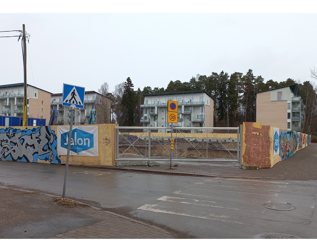 Puotilan ostoskeskuksen suunnitteli arkkitehti Erkki Karvinen ja se valmistui v. 1961. rephoto