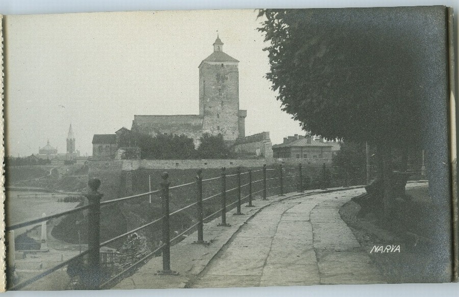 Narva, vaade Jaanilinnale.