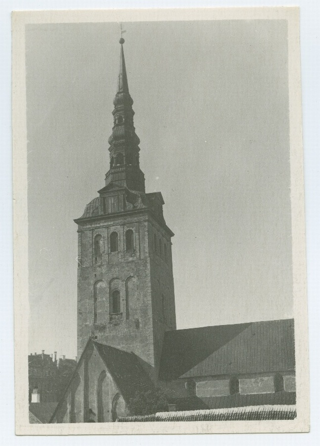 Tallinn, Niguliste kirik lõunast.