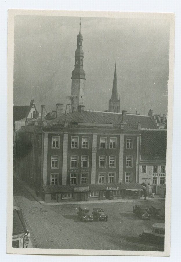 Tallinn, vaade Raekoja platsilt Pühavaimu kiriku suunas.