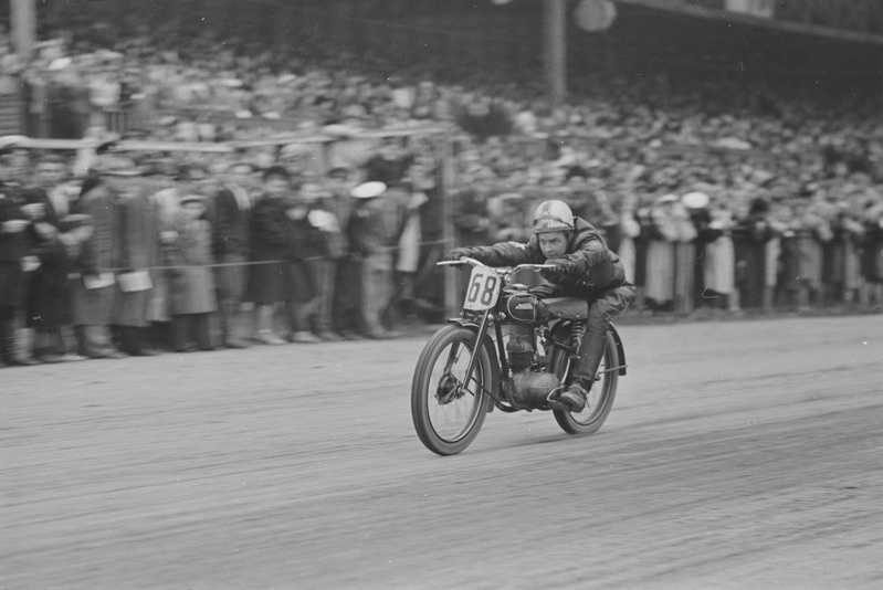 Eesti meistrivõistlused mootorrataste hipodroomisõidus 1950