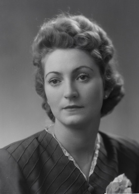 portree: Lia Vink, 1955  similar photo
