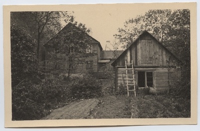 Tallinn, Suur-Roosikrantsi tänav 13, maja aias.  duplicate photo