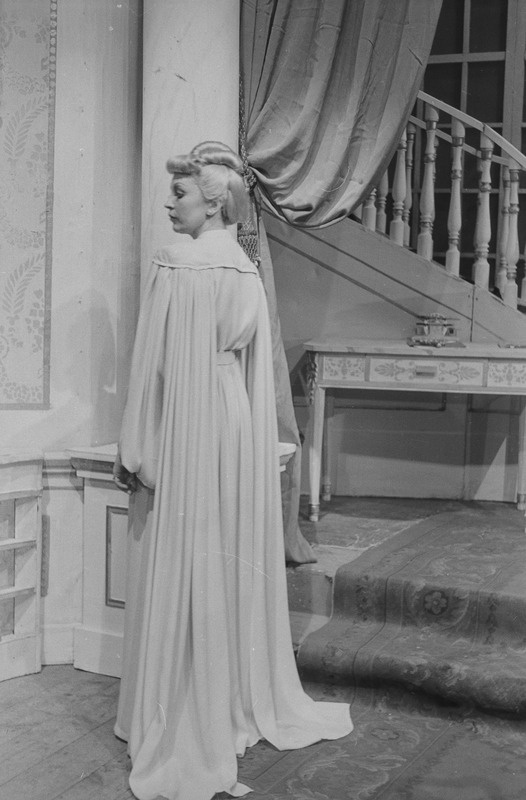 Sügavad juuresd, Teater Estonia, 1948, osades: Alice – Aino Talvi