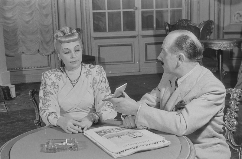 Sügavad juuresd, Teater Estonia, 1948, osades: Alice – Aino Talvi, Roy Maxwell – Andres Särev