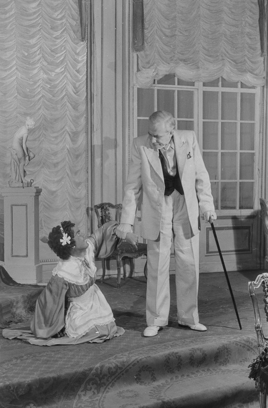 Sügavad juuresd, Teater Estonia, 1948, osades: Honey Turner – Lia Laats, Elsworth Langton – Hugo Laur