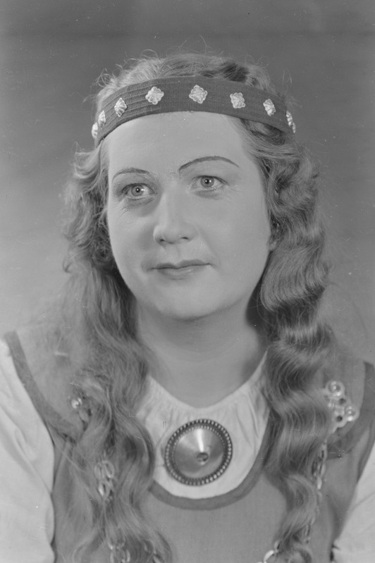 Tasuleegid, Teater Estonia, 1956, osades: Saima – Lehte Mark