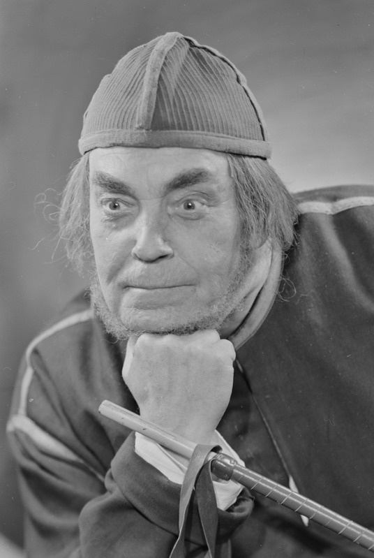 Tasuleegid, Teater Estonia, 1956, osades: Kulle – Jaan Johanson