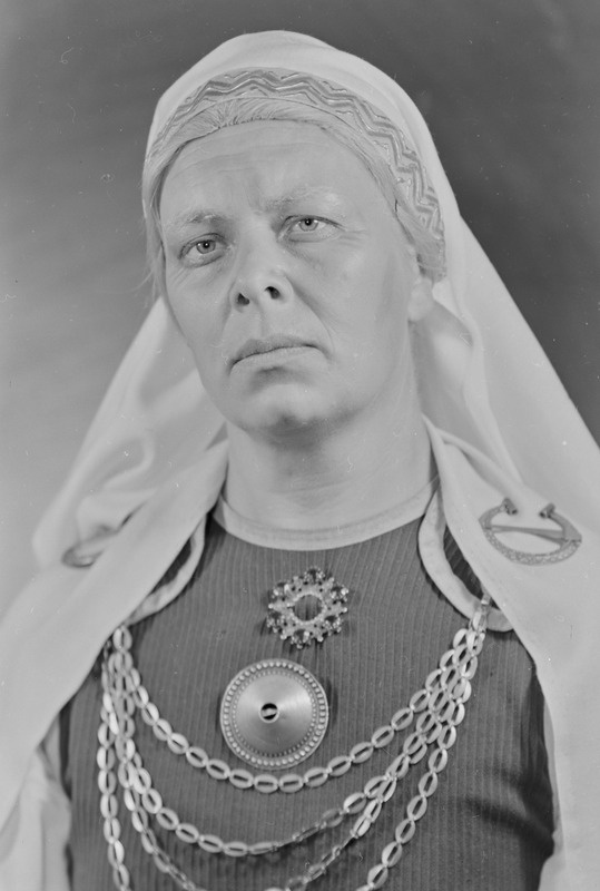 Tasuleegid, Teater Estonia, 1956, osades: Lemme – Madli Poola