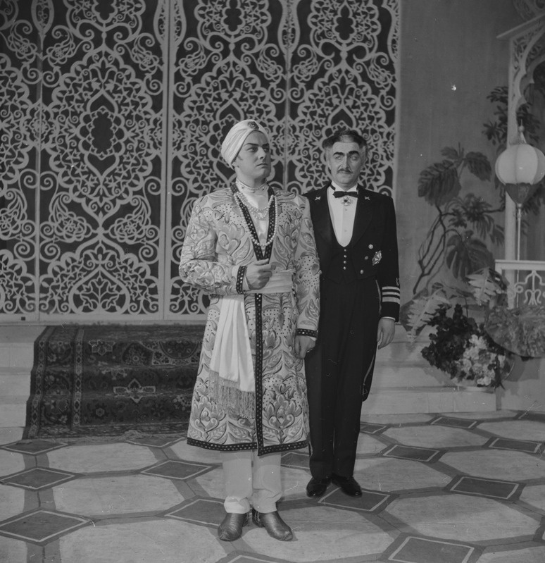 Bajadeer, Teater Estonia, 1956, osades: Prints Radjami -Kulno Raide, Kolonel Parker – Valter Luts