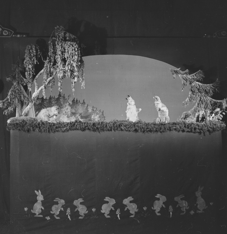 Ninatark jänku, Nukuteater, 1952, osades: Rebane – Lo Tui, Jäneseemand – Made Varango, Vana Jänes - Olaf Paesüld